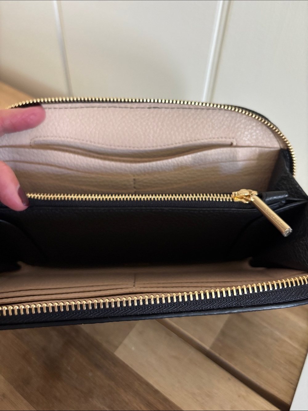 Cuyana Black Pebbled Leather Cosmetic Pouch and Zip Wallet Set - Picture 5 of 8